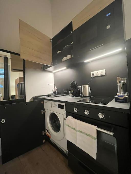 Charming Studio In The City Centre Budapest Eksteriør billede